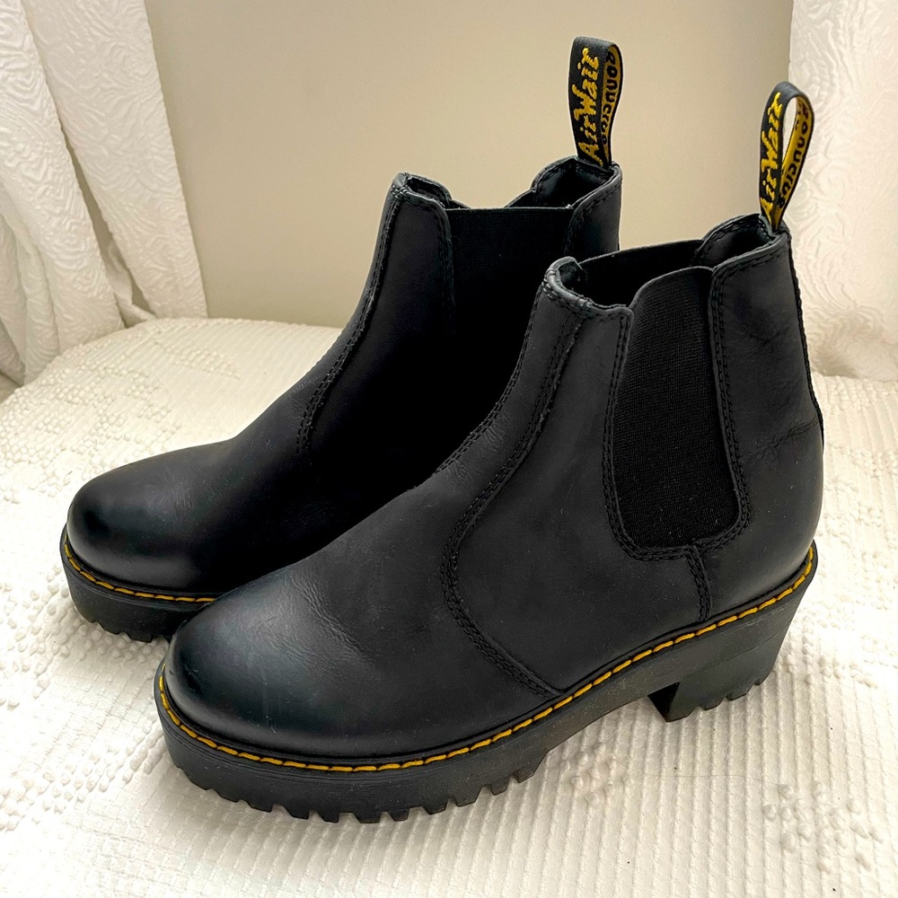 Dr. Martens Air Wair Chelsea Boot